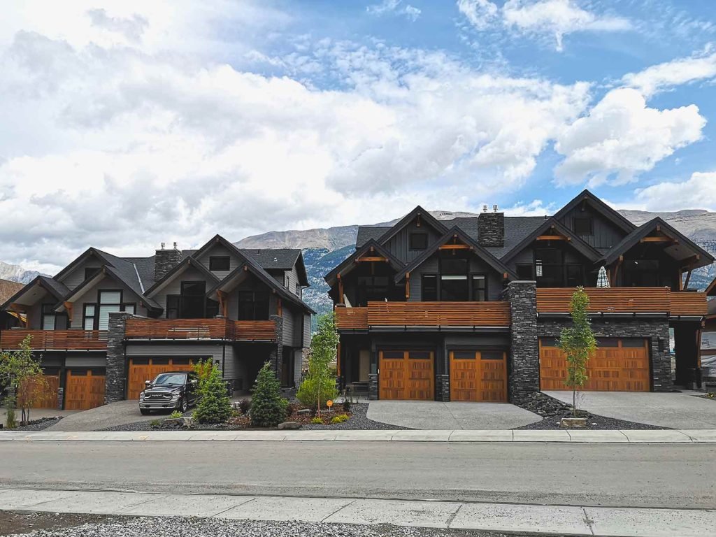 Mountainside Villas in Stweart Park Canmore